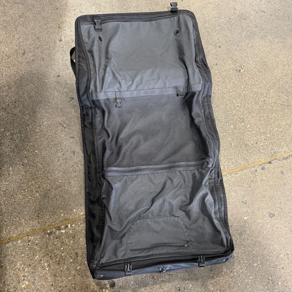 TUMI - T-TECH - Garment Bag Luggage Suit Dress w/ Shoulder Strap Carry-On 6733D - Picture 4 of 11